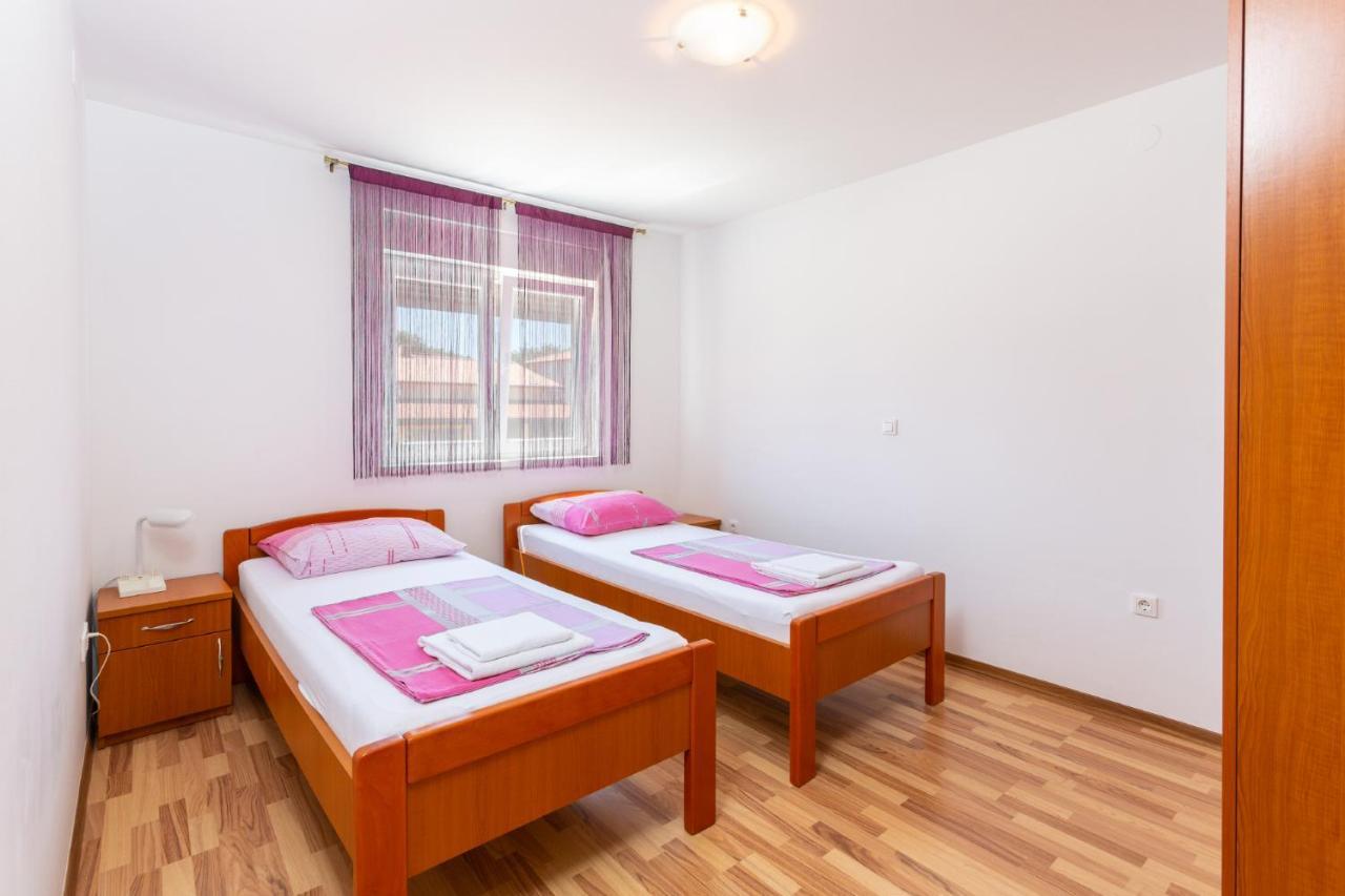 Dragan K1 Hotel Medulin Kültér fotó